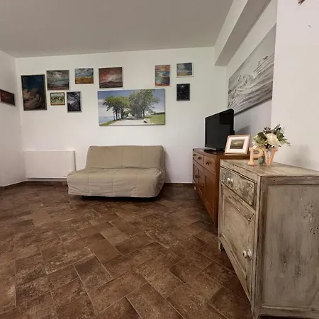 Apartment Aura Pt - *